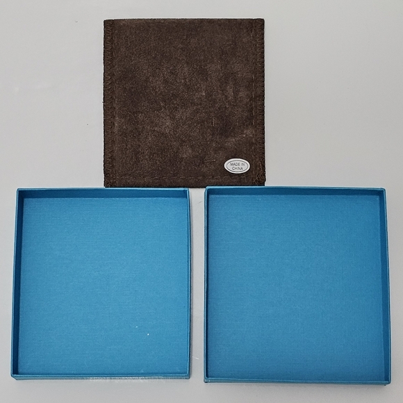 🇨🇦 Birks Blue Gift Box & Felt Pouch - Picture 6 of 9